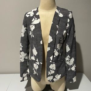 Super Cute Women’s Attention Blazer, EUC